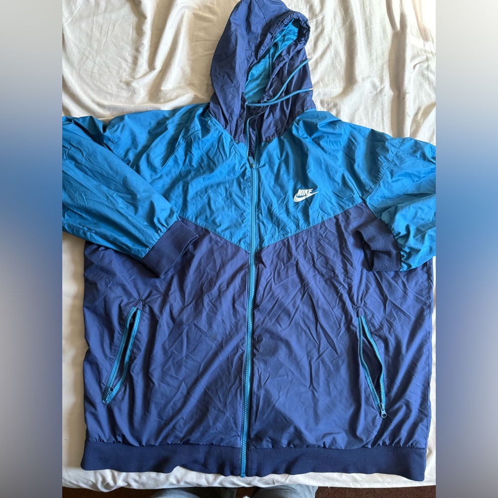 Nike Men's Two-Tone Blue Windbreaker